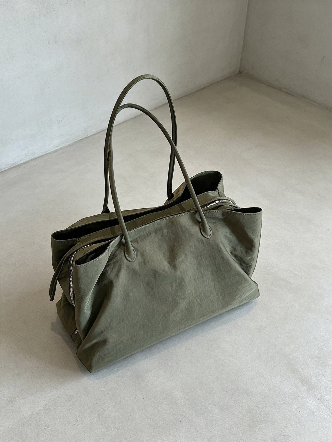 Army Green - Large (39 x 20 x 25) - Premium Outside Nylon & Inside Polyester - Foto 3