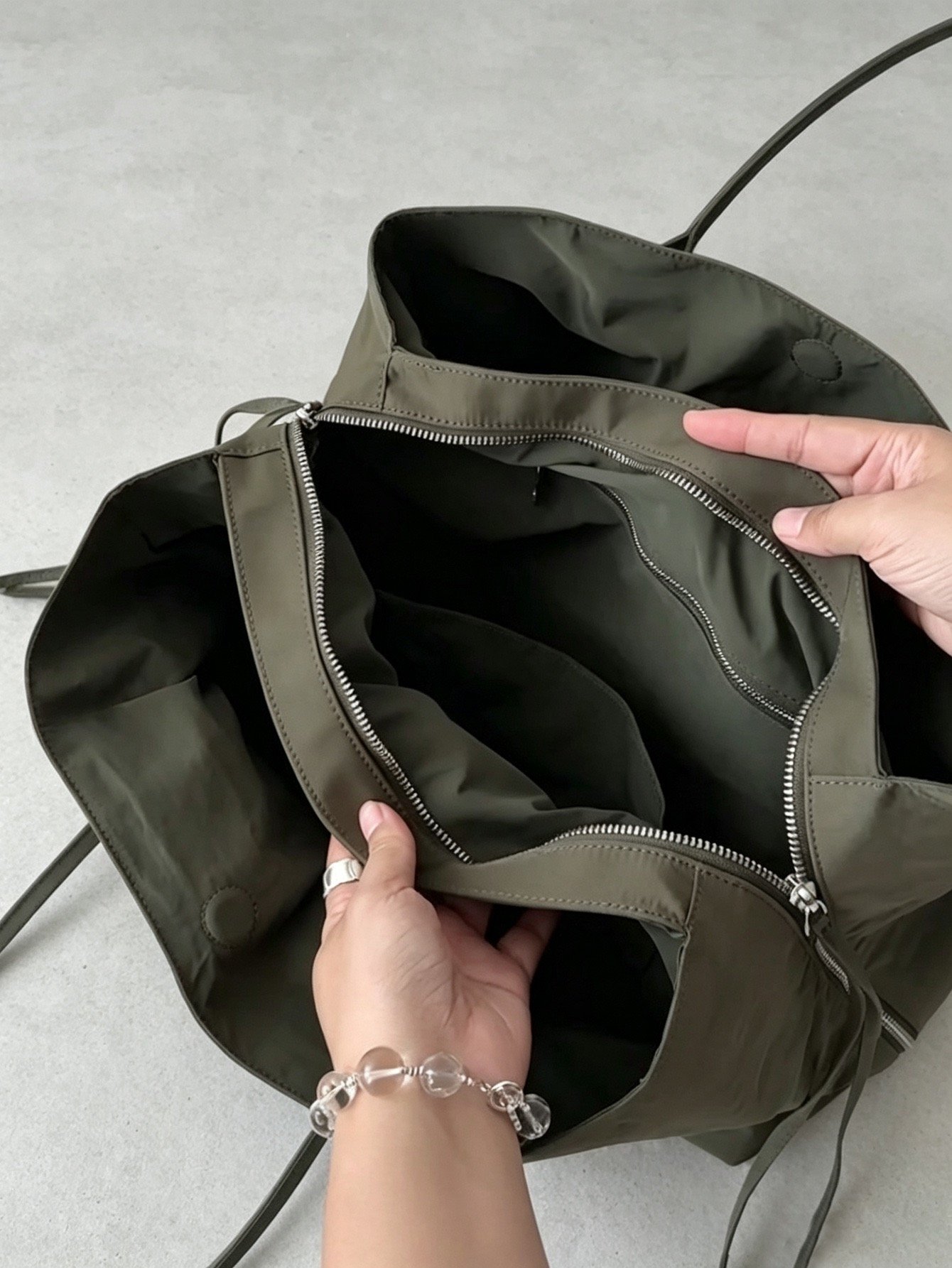 Army Green - Large (39 x 20 x 25) - Premium Outside Nylon & Inside Polyester - Foto 7