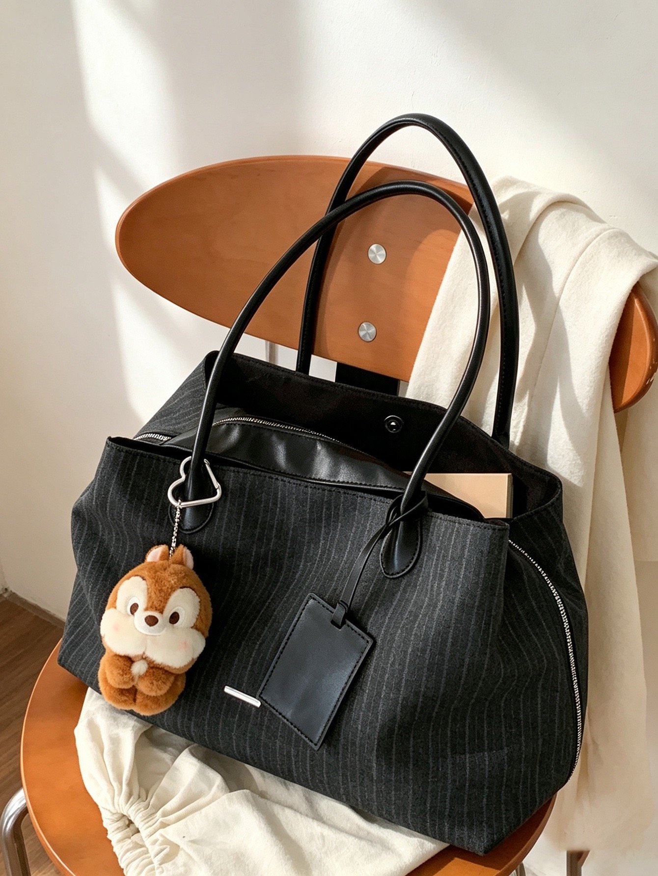 Black Tote Strips - Large (39 x 20 x 25) - Premium Outside Canvas & Inside Polyester - Foto 1
