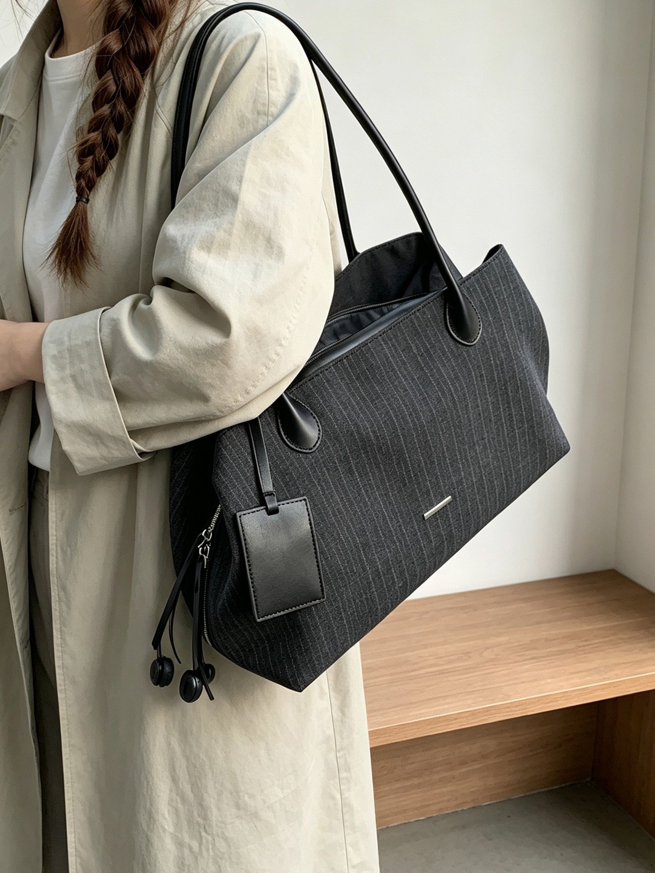 Black Tote Strips - Large (39 x 20 x 25) - Premium Outside Canvas & Inside Polyester - Foto 5