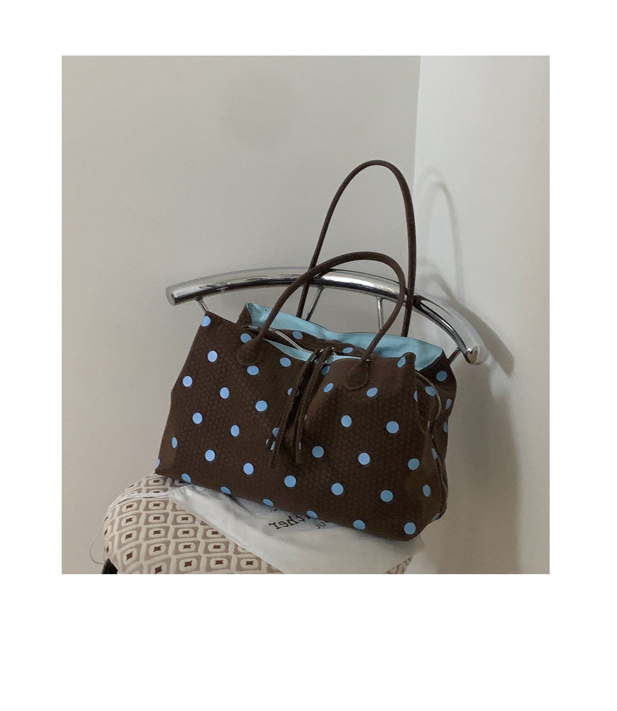 Choco Polka inner Blue - Large (39 x 20 x 25) - Premium Outside Canvas x Inside Polyester - Foto 3