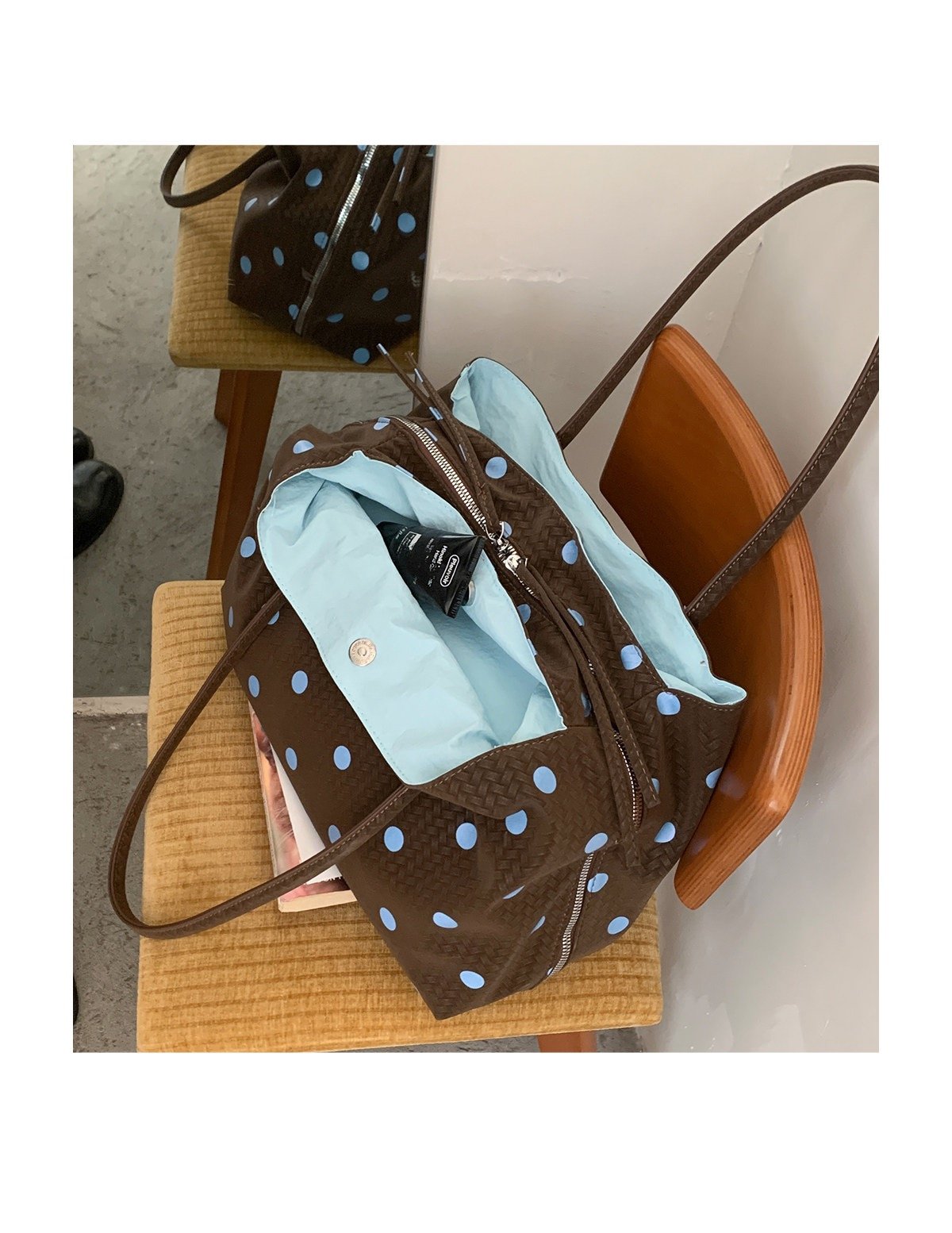 Choco Polka inner Blue - Large (39 x 20 x 25) - Premium Outside Canvas x Inside Polyester - Foto 4
