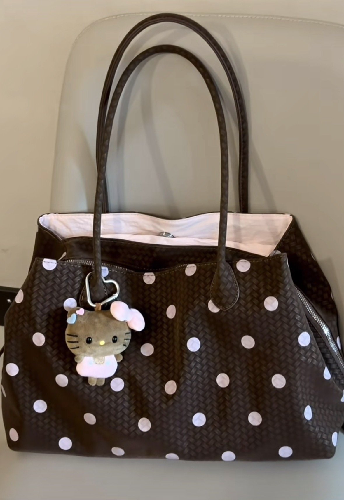 Choco Polka inner Pink - Large (39 x 20 x 25) - Premium Outside Canvas x Inside Polyester - Foto 2