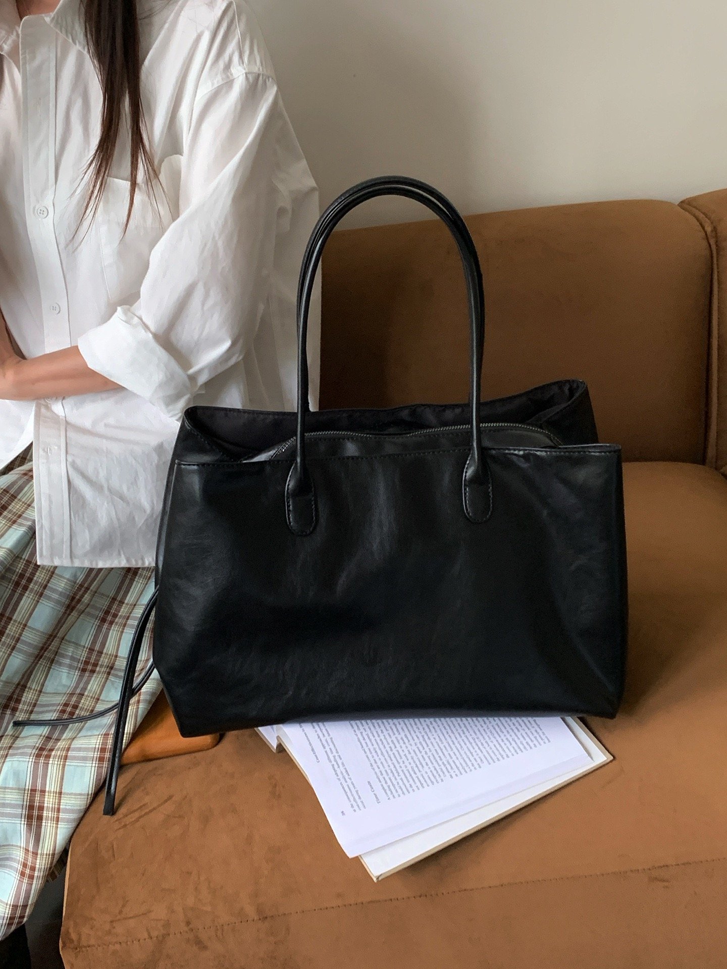 Tote Premium Leather - Black - Large (39 x 20 x 25) - Premium Nylon - Foto 4