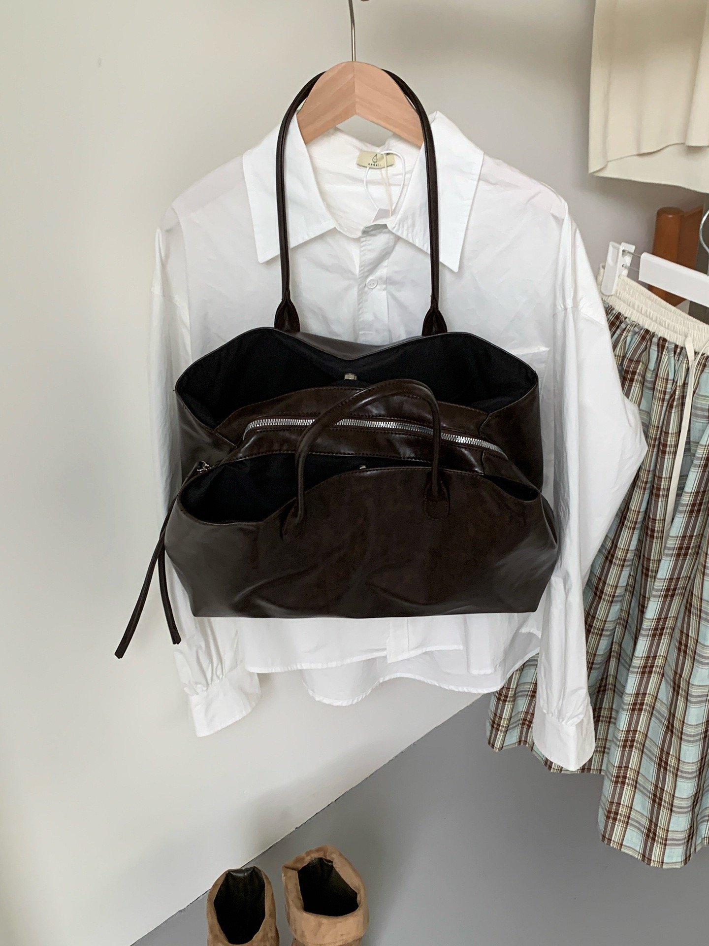 Tote Premium Leather - Coffee - Large (39 x 20 x 25) - Premium Nylon - Foto 1