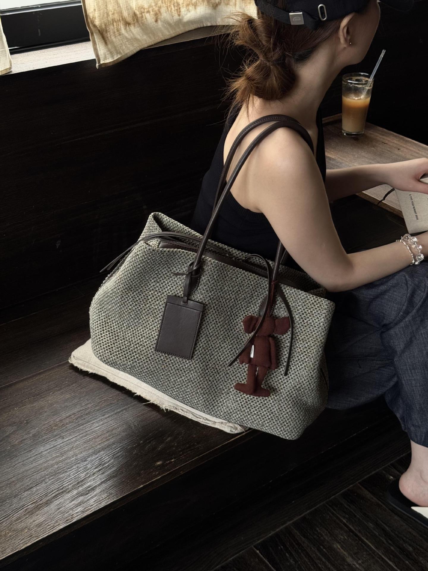 Tote Texture Exquisite - Large (39 x 20 x 25) - Premium Texture Woven - Foto 7