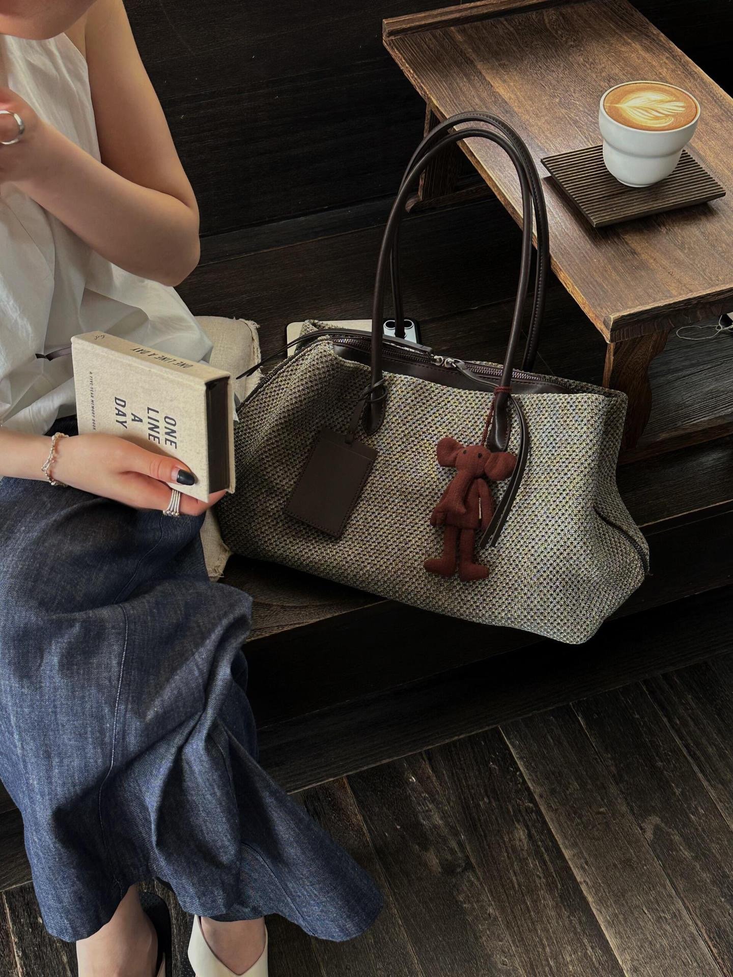 Tote Texture Exquisite - Large (39 x 20 x 25) - Premium Texture Woven - Foto 8