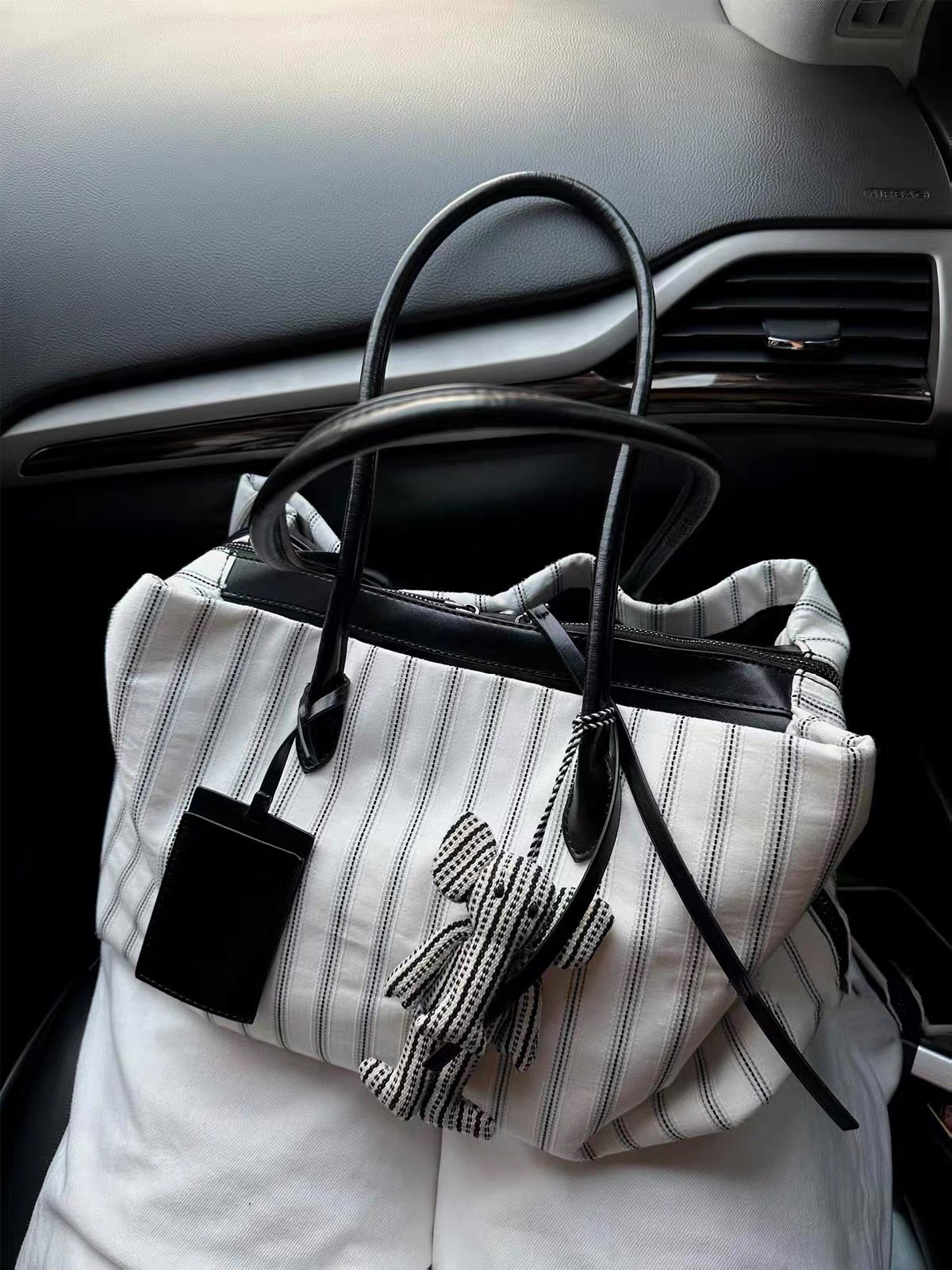White Tote Strips - Large (39 x 20 x 25) - Premium Outside Canvas & Inside Polyester - Foto 1