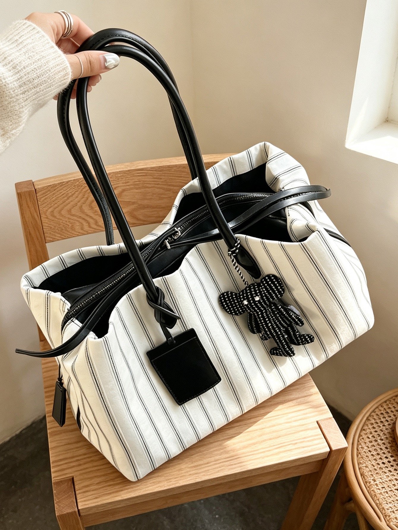 White Tote Strips - Large (39 x 20 x 25) - Premium Outside Canvas & Inside Polyester - Foto 9